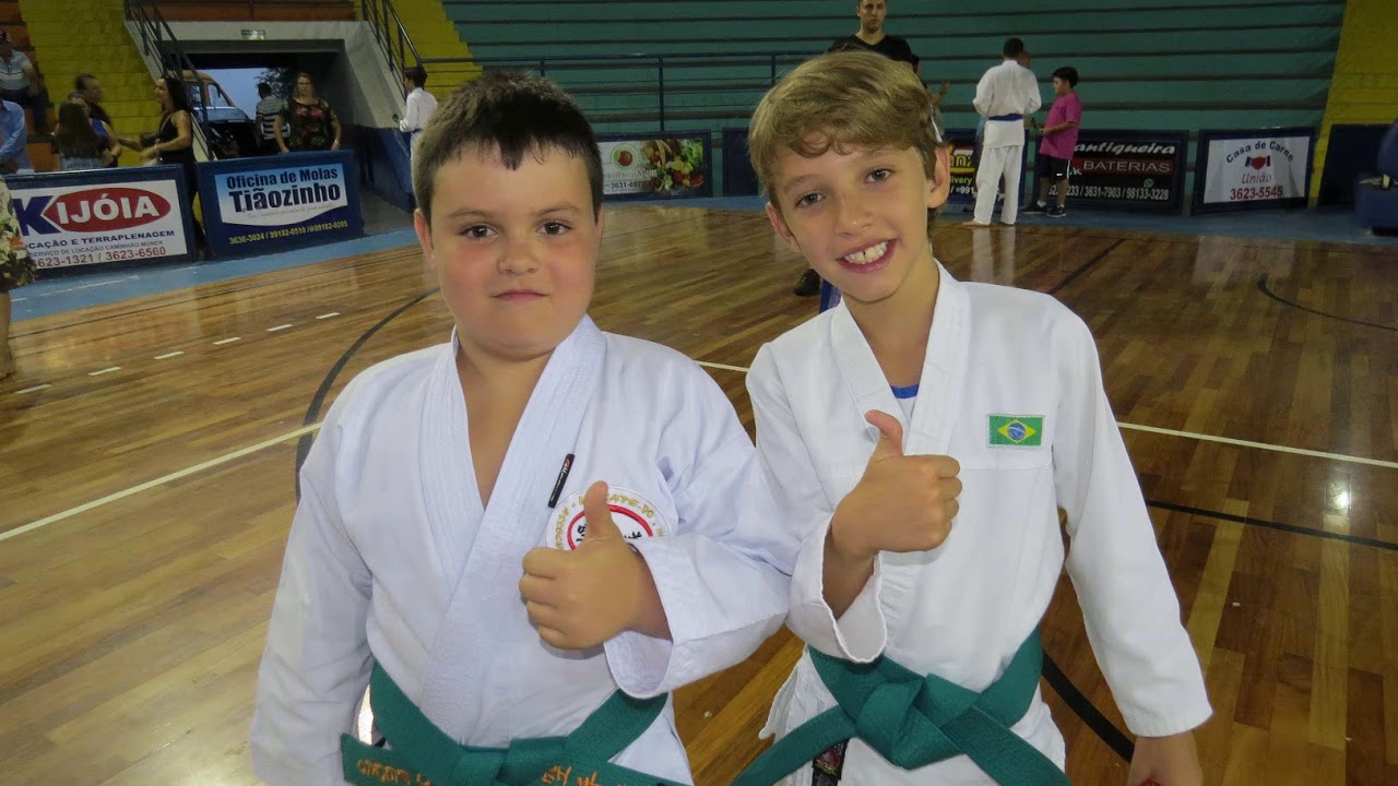 Cola&ccedil;&atilde;o de Grau da Bujin-Do-Kan de Karate 2018.
