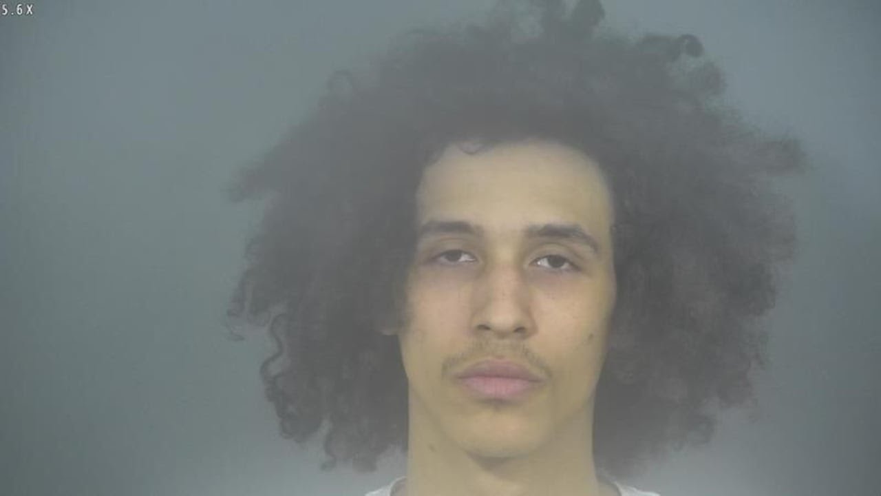 19-летнему подростку предъявлено обвинение в убийстве в результате стрельбы в Саут-Бенде в минувш...