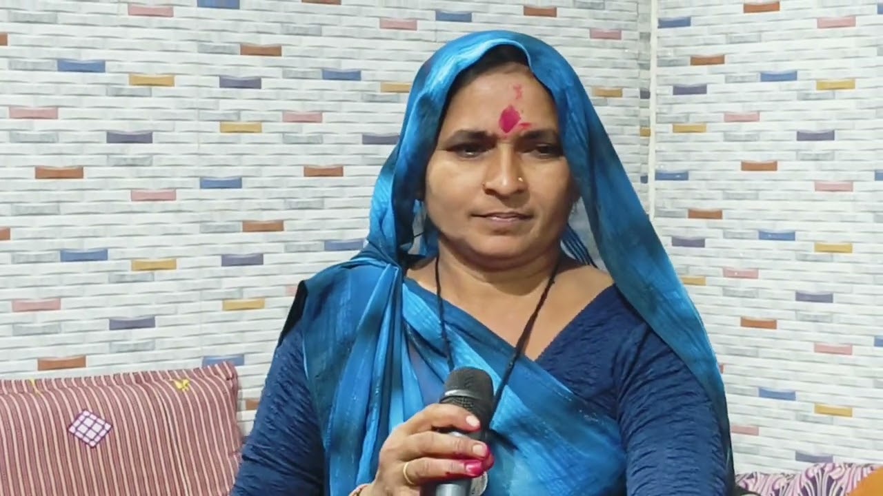 ગામડામાં ગવાતા દેશી ભજન આ બેન કેટલી મર્યાદામાં ભજન બોલે છે 