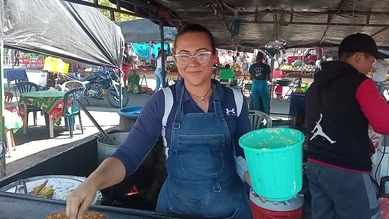 MERCADO SOTO ROSA Y JACINTO PLAZA DE MÉRIDA @Bodega Ventana Express 30 (BVE30) d Nelson Paredes