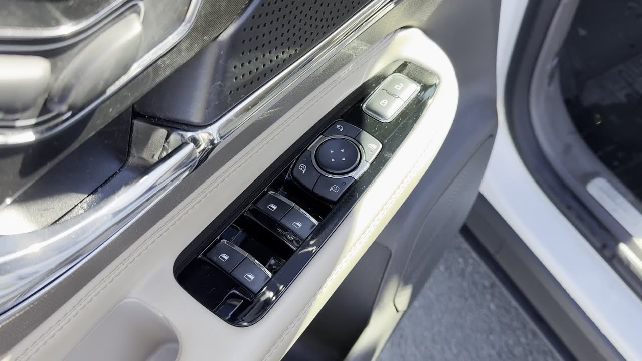 Used 2023 LINCOLN Corsair Standard 5LMCJ1DA4PUL15138 Huntington Station, Melville, Commack