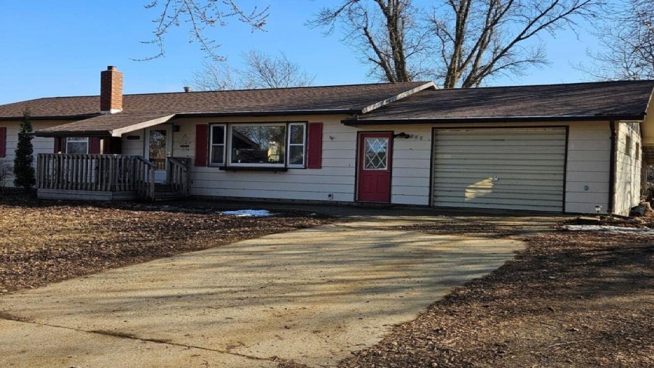 388 Boren St., Astoria, SD Presented by Shane Andersen.