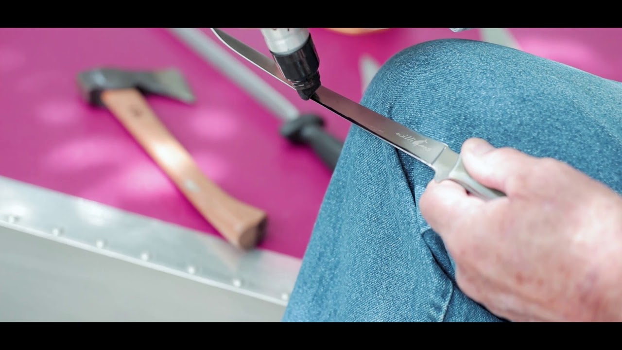 Flip Pallot Tips - How To Sharpen A Knife and Axe