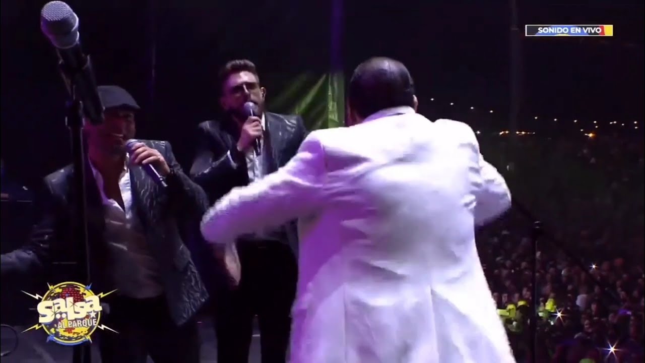 Wilfrido Vargas - El loco y La luna (by David Melek) en Festival Salsa al Parque Bogotá Colombia