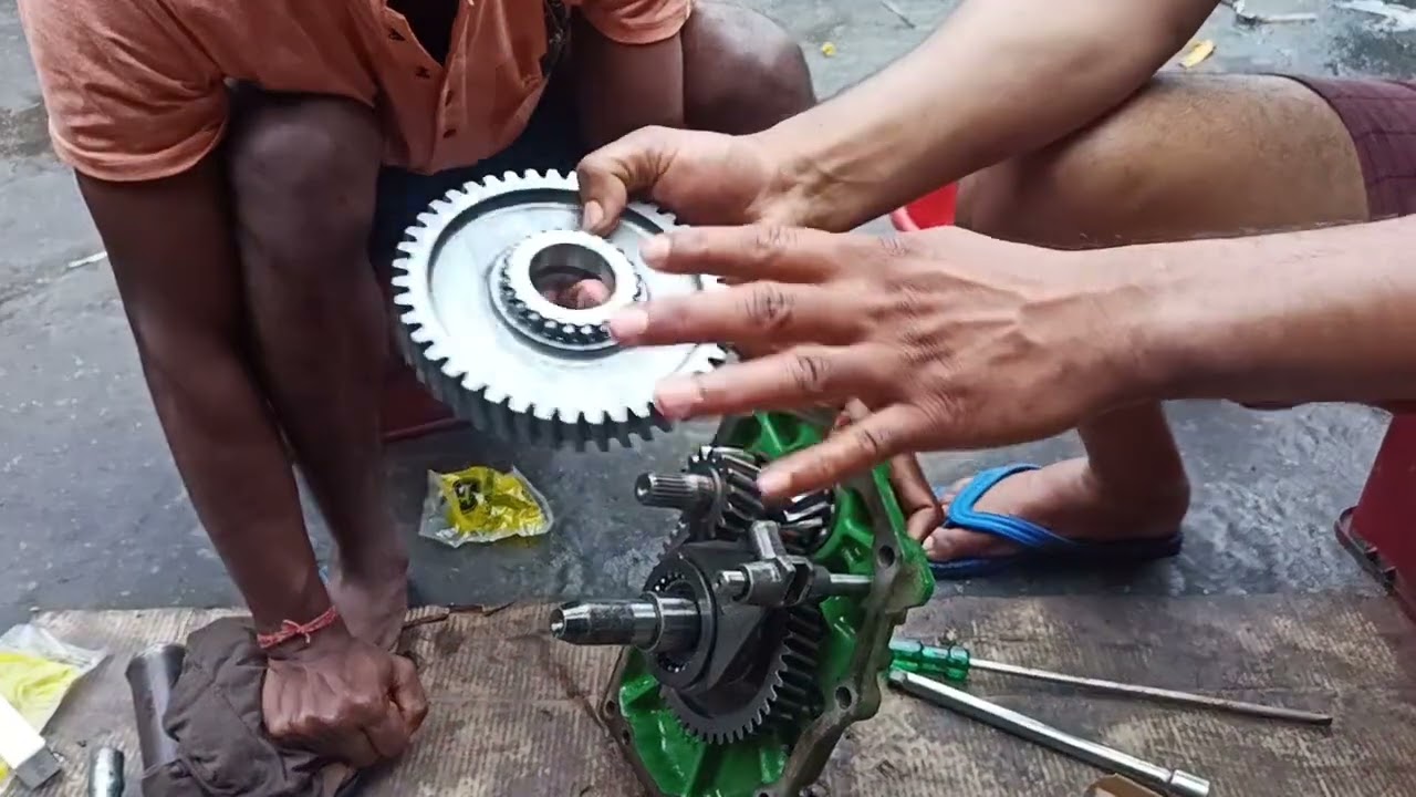 JOHN DEERE 5045 D.PTO SHAFT CHANGE