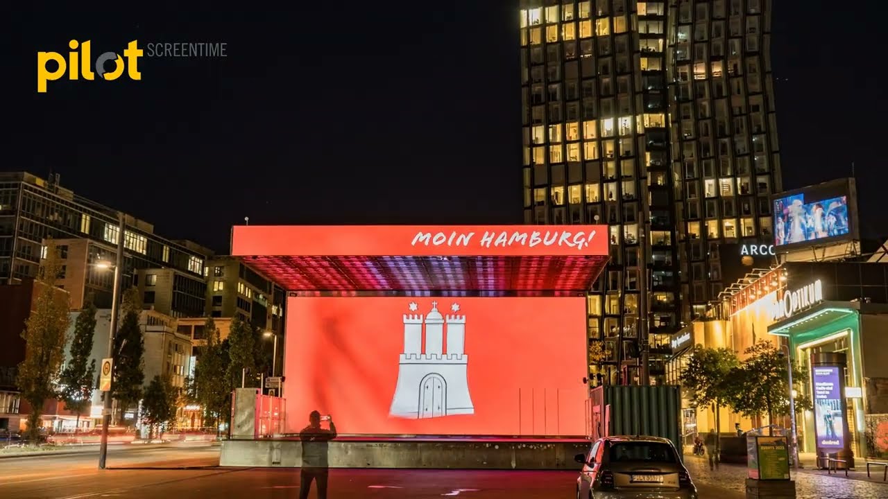 Spielbudenplatz, Hamburg, Germany: Media Stage, 130m2 LED Screen