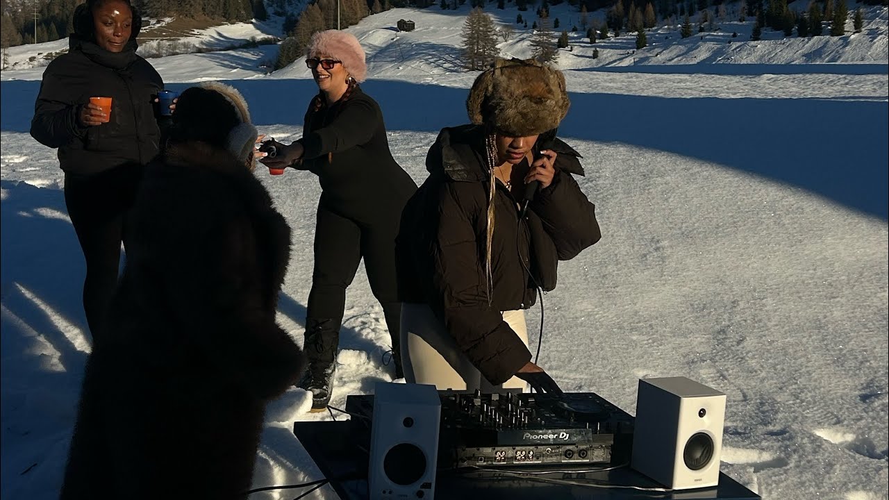 AMALOLO AFTER HOURS | Amapiano Dj Set | LOLO Live in the Swiss Mountains.