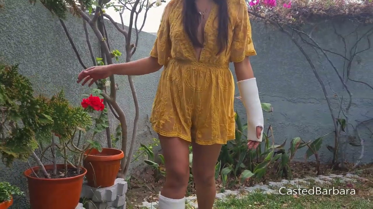 Walking in the garden in a SLWC & SAC combo cast