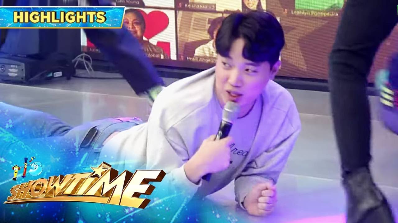 Ryan Bang does the punishment for Karylle |  It's Showtime Palarong Pang-Madla