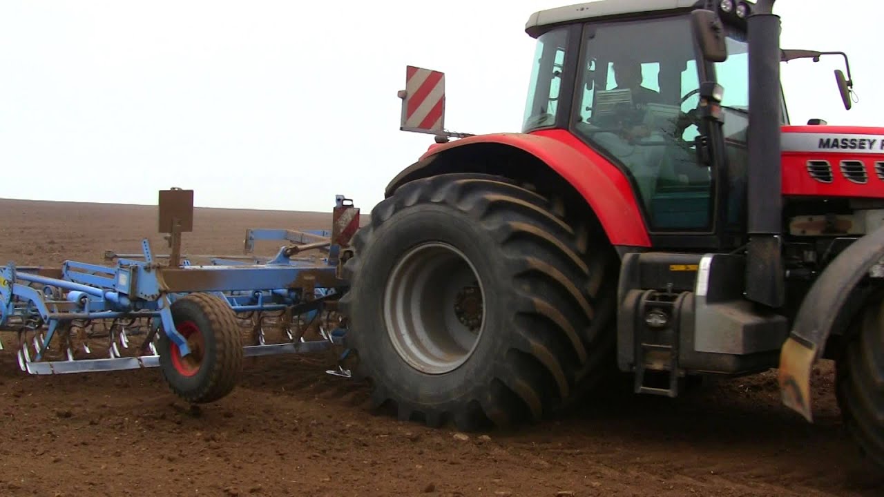 Massey Ferguson 8480 mit Lemken Korund