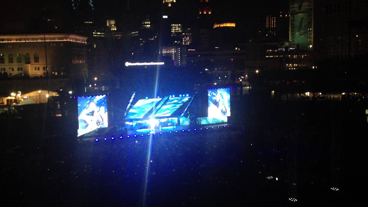 Eminem X Rihanna Monster Tour Not Afraid/Diamonds 2014