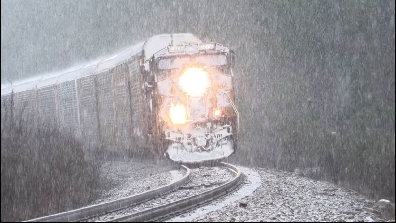 CSX I025-17 flys through winter storm!