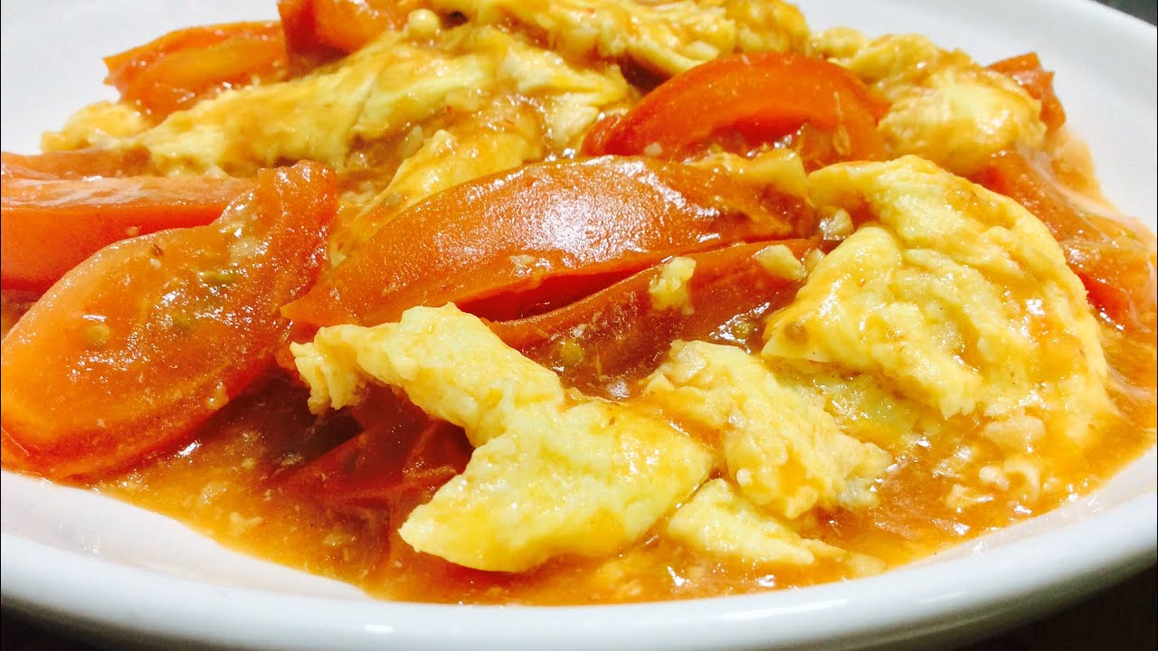 5-Minutes Tasty Scrambled Eggs with Tomatoes