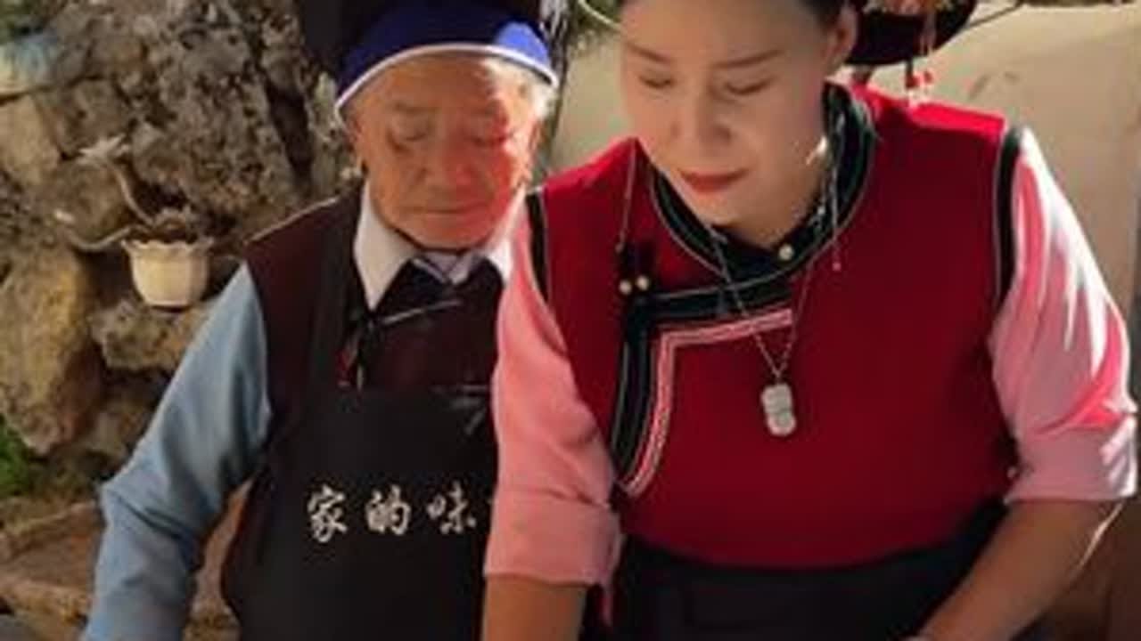 一路走来都有老妈的各种陪伴与鼓励，真的感觉很幸福…可怜天下父母心，我都40好几的人了，还让老妈一直为我操心～老妈，你辛苦了，以后的事都交给我们来做，你在旁边安排指挥一下就可以了，不想再让你那么操...
