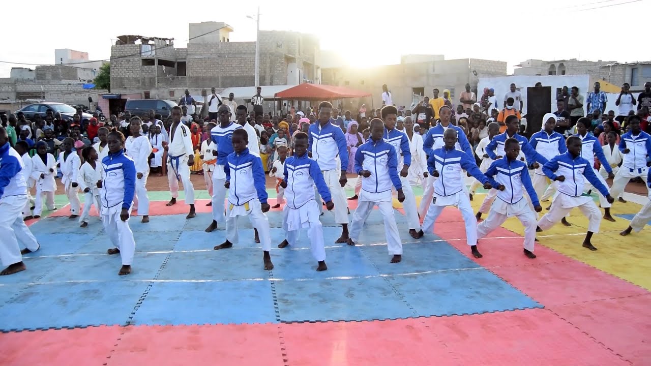 Démonstrations de karaté et sargal sensei Cheikh Dieng par Sensei Aly Guèye