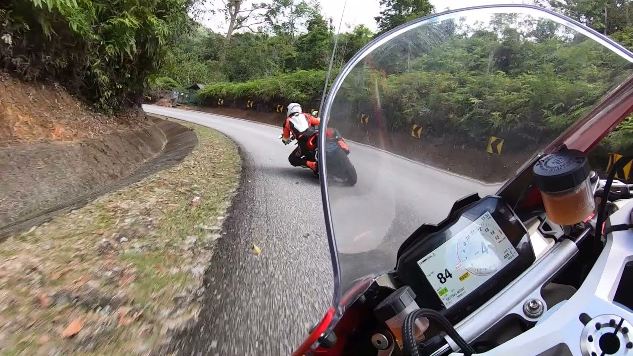 ducati v4s & streetfighter v4s 2021 test