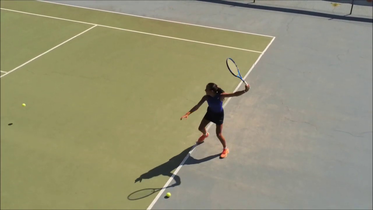 Carla TANGUY , espoir du Tennis Fran&ccedil;ais F&eacute;minin , en stage chez Didier ESSEYRIC