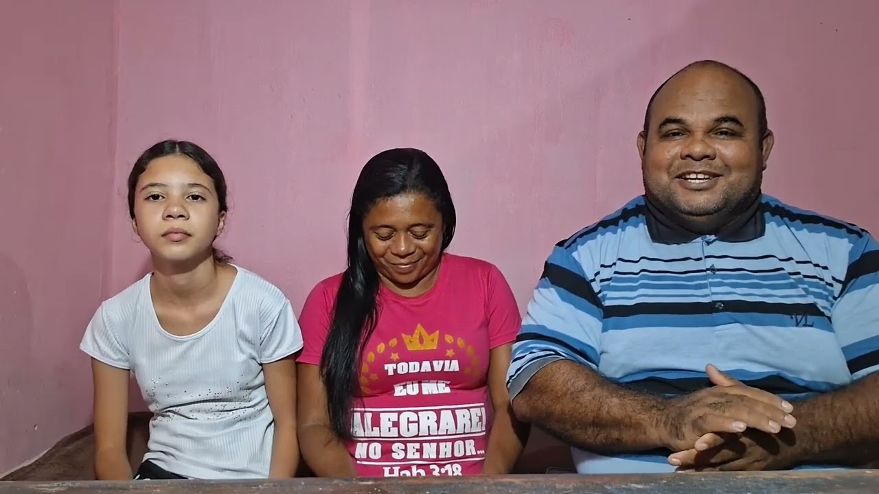 Louvou da harpa com a palavra de Deus.