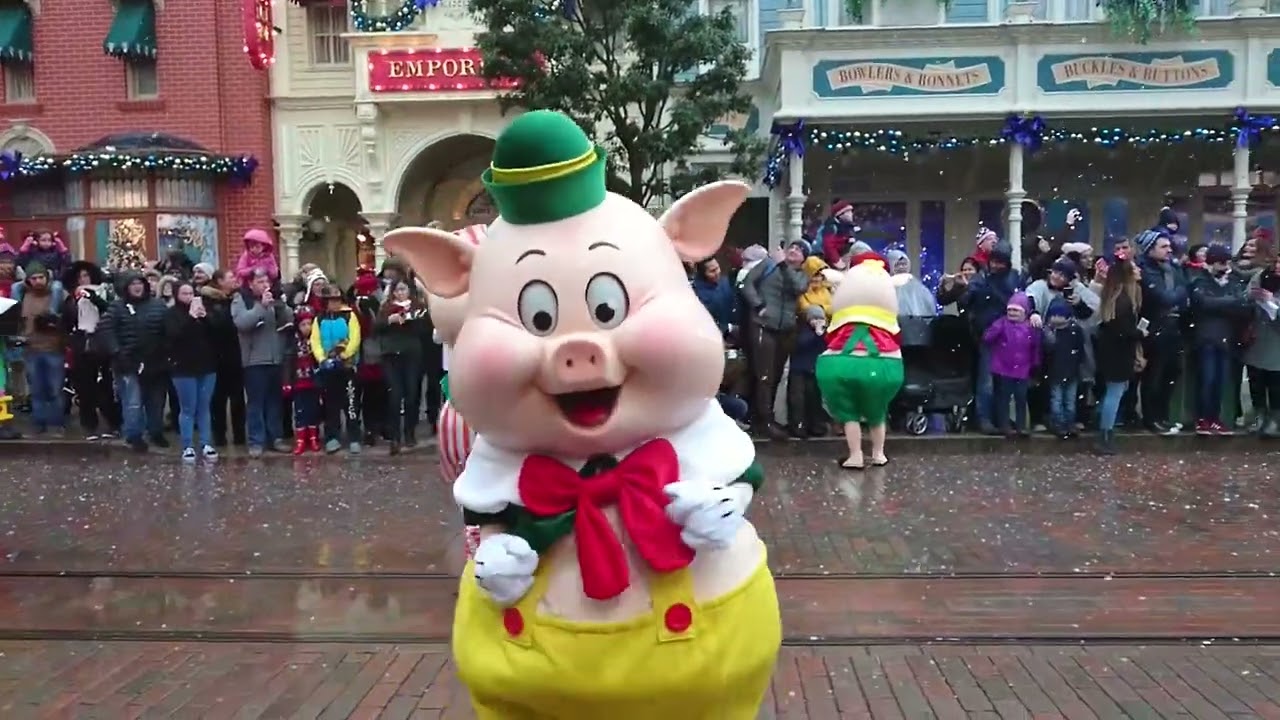 Disneyland Paris ディズニーランドパリ　クリスマスパレード　2017年