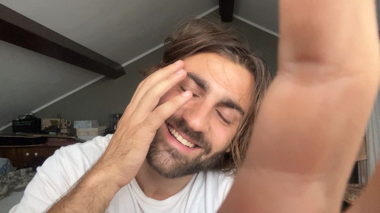 (ASMR) Mirrored Scratching & Face Massage