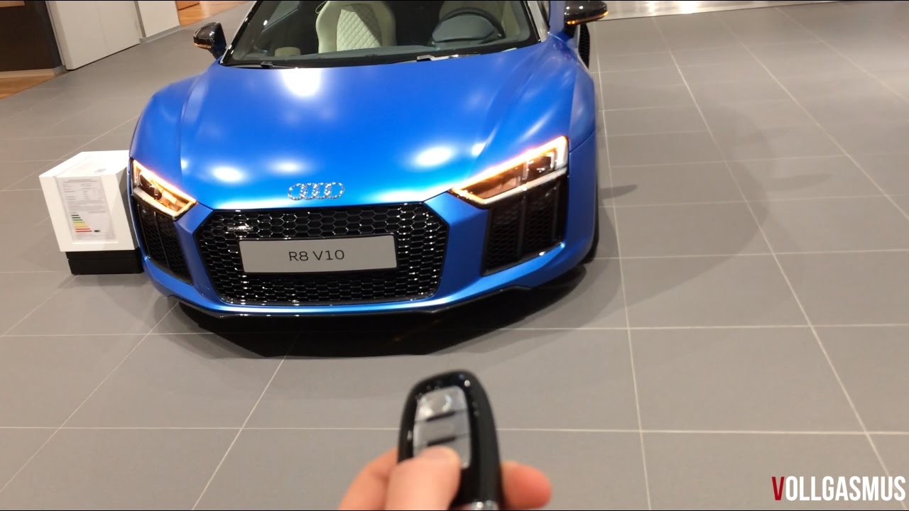 Audi R8 V10 Spyder Matte Blue Audi Exclusive Christmas Special: LED Lights and Uncovering