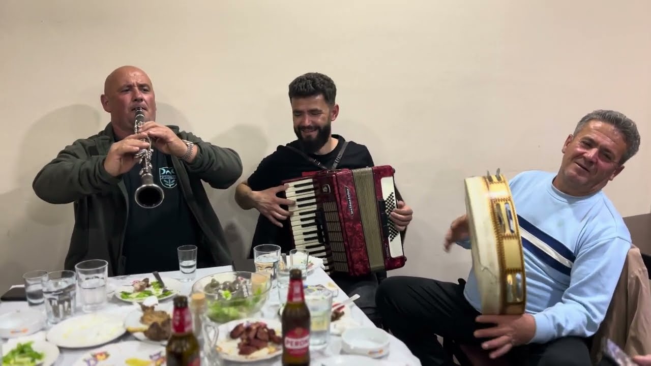 Saze Sulovare - Malli mua Nënë më ka marrë