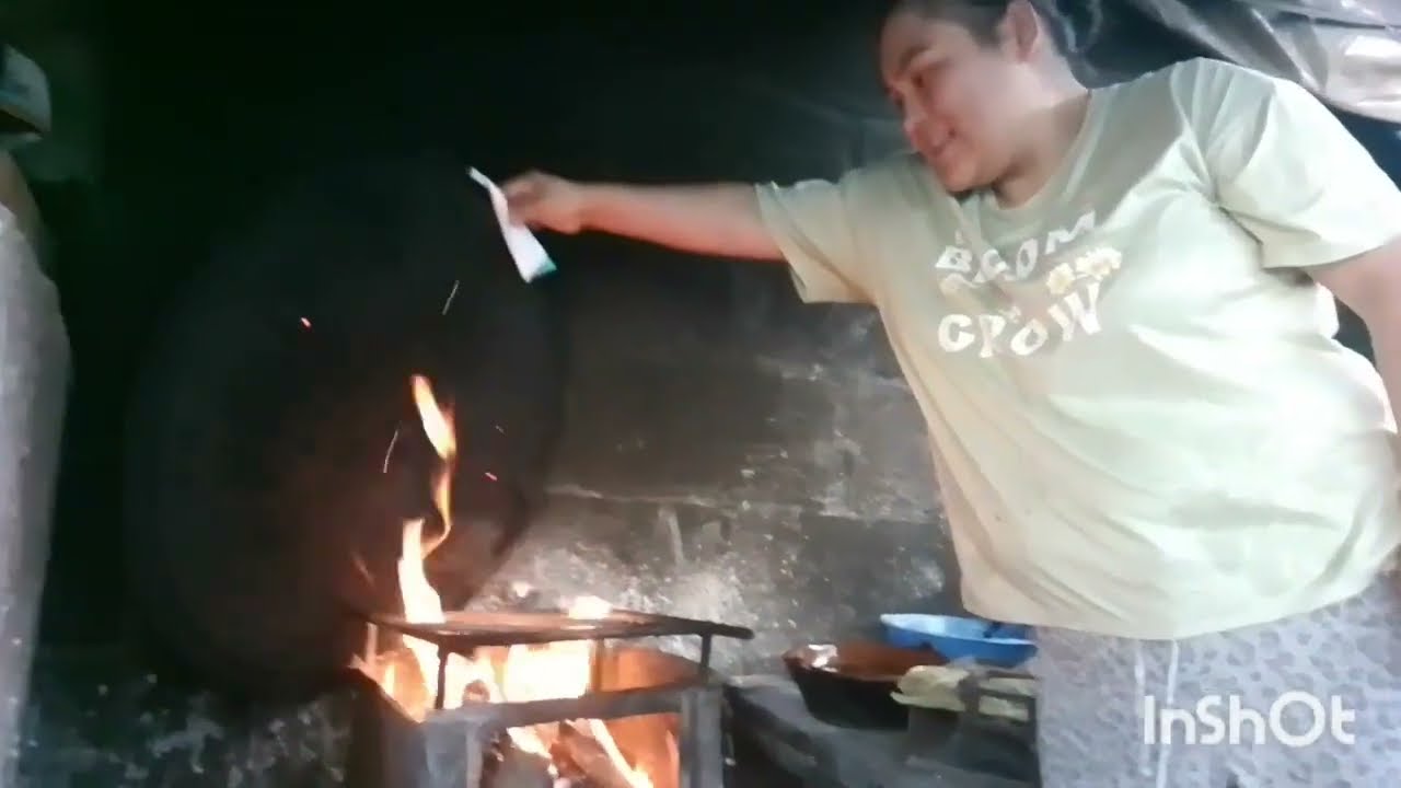 Asiendo tortillas y mi comida 