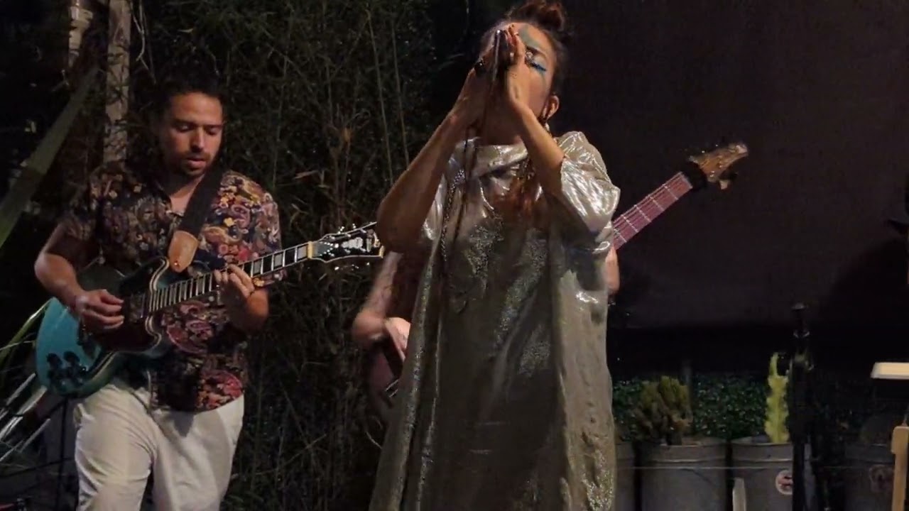Björk - All is full of love @ZairaFrancoTumbala 