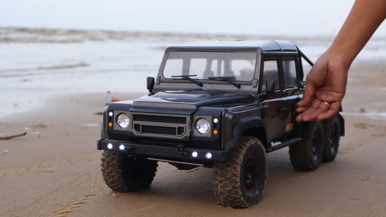 Assembling & Running 6x6 Land Rover Defender RC Rock Crawler.