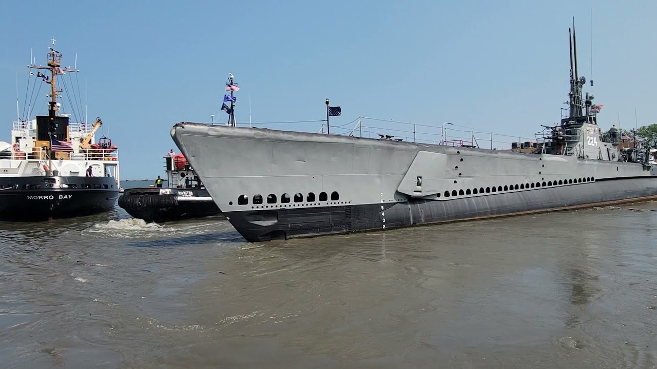 USS Cod leaving dock and hitting Coast Guard cutter Morro Bay
