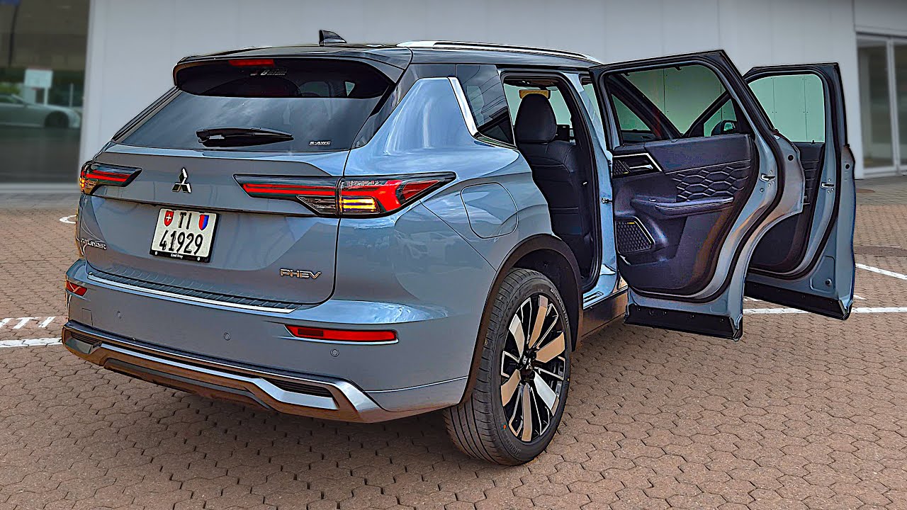 NEW 2025 Mitsubishi Outlander PHEV | Interior, Exterior, Features, Engine Sound (Visual Review)