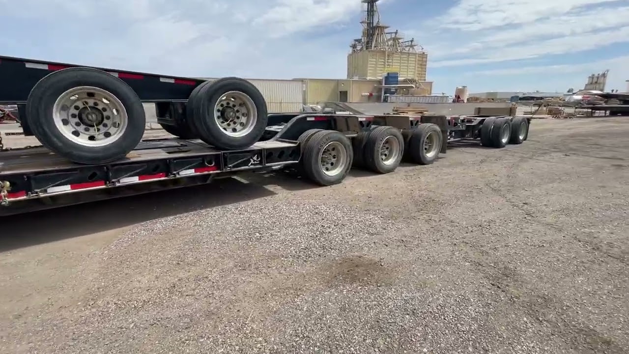 2015 XL Specialized XL140 Tri-Axle Lowboy Trailer