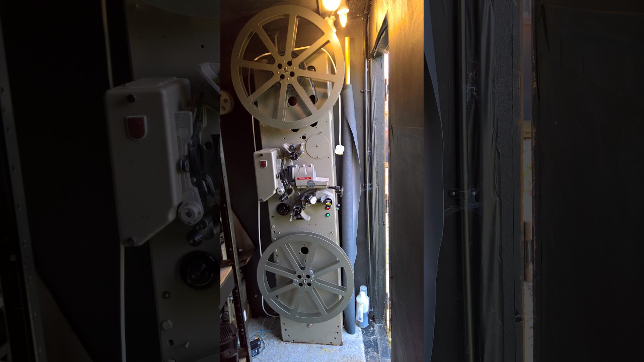 Philips FP20 35mm Projector