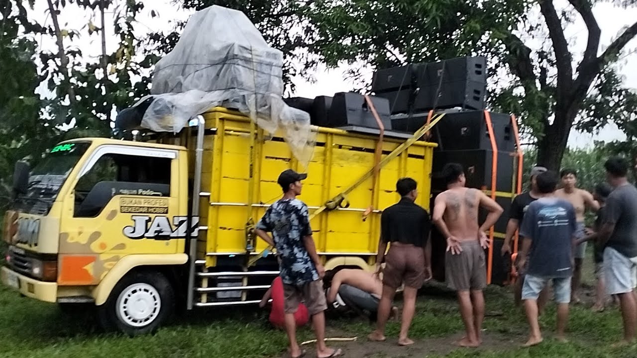 TRUK SOUND HOREG RAFA BRONCO AUDIO DALAM PROSES EVAKUASI DI KEDIRI