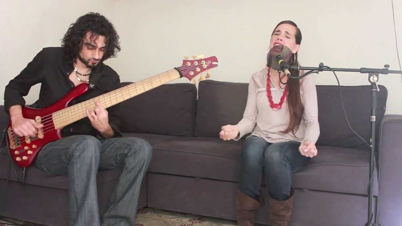 La Guitti Di Finizio - Corazón Loco (bajo y voz)
