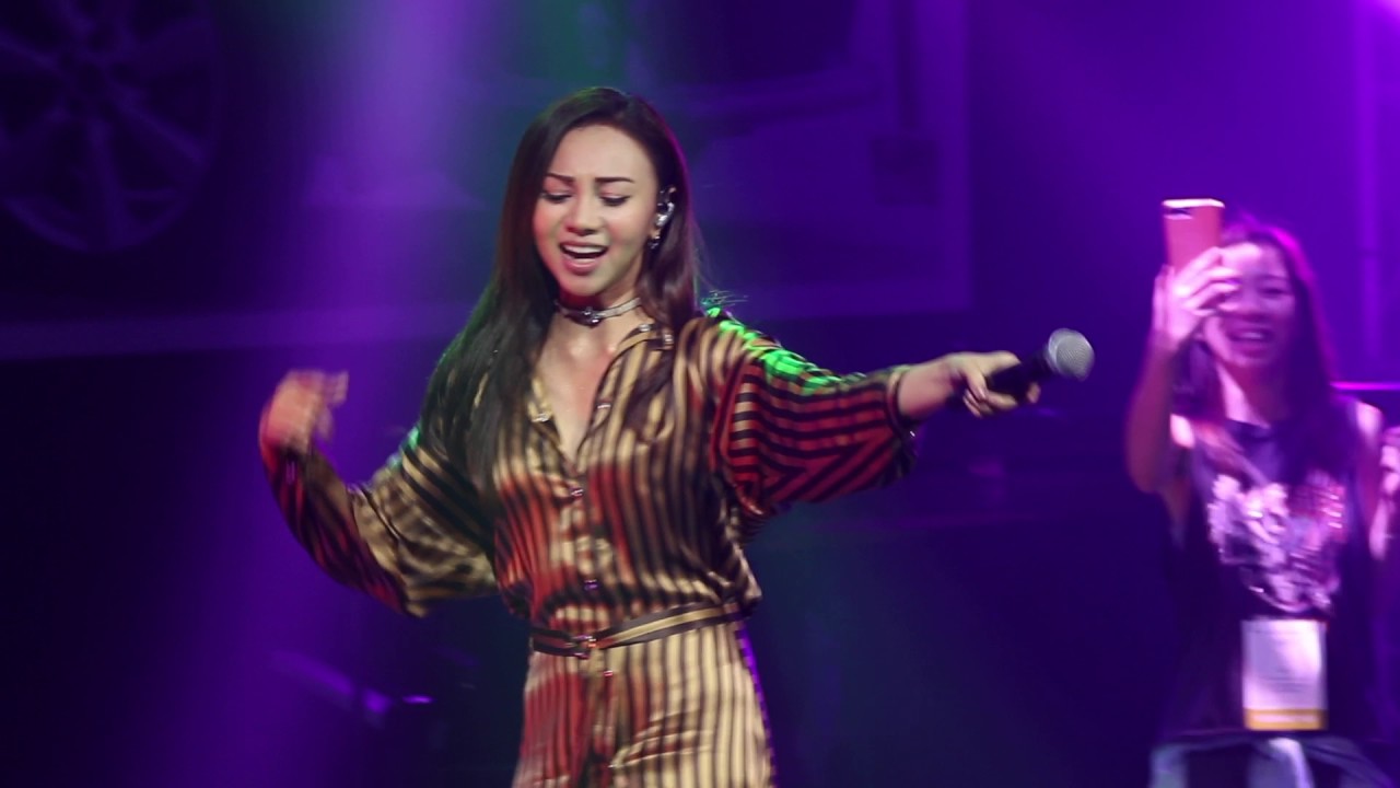 AGA 江海迦 -《3AM》Live at MINI x AGA Music Show
