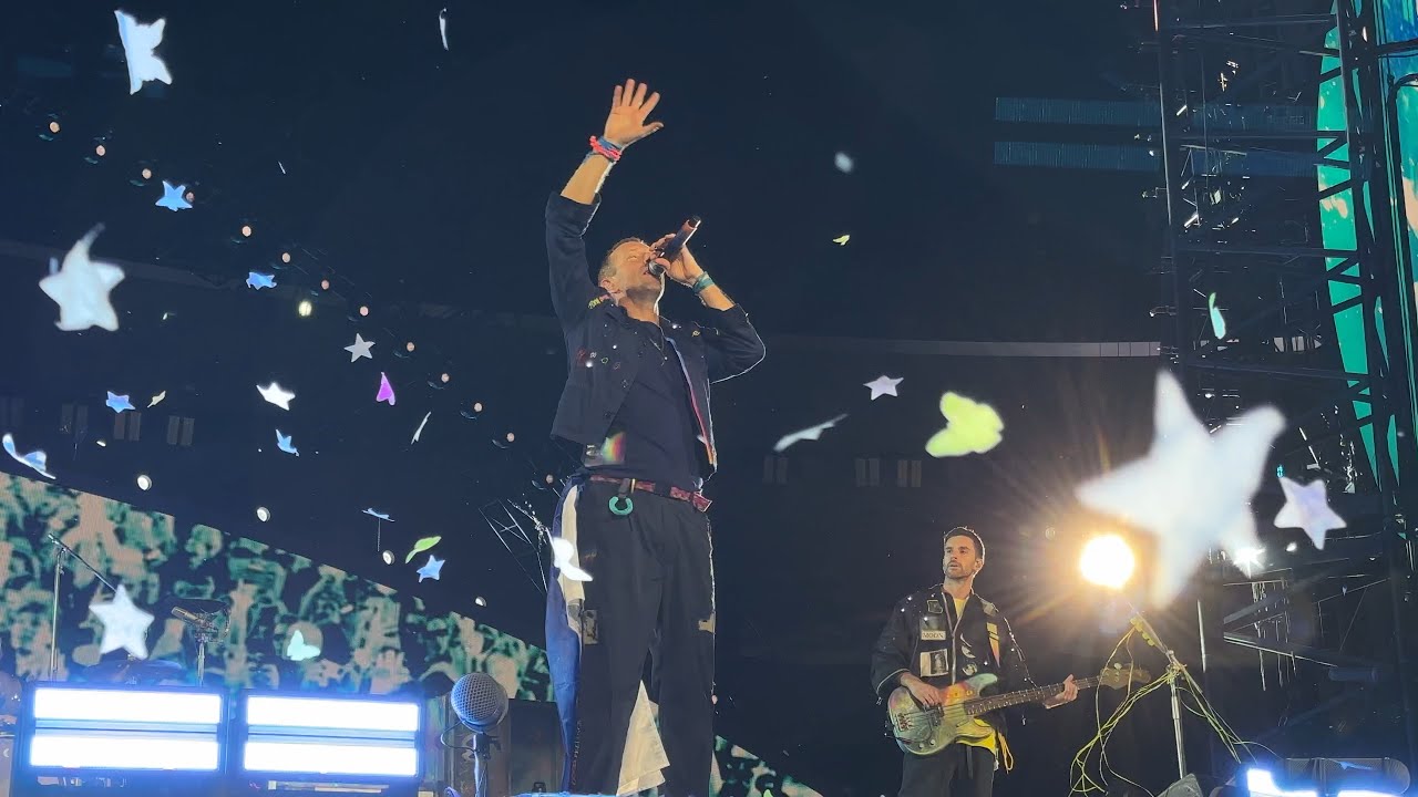 Coldplay - feelslikeimfallinginlove (Live) - Helsinki 31.7.2024 Finland