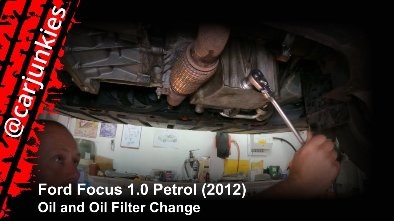 Ford Focus 1.0 Petrol (2012) - Oil and Oil Filter Change