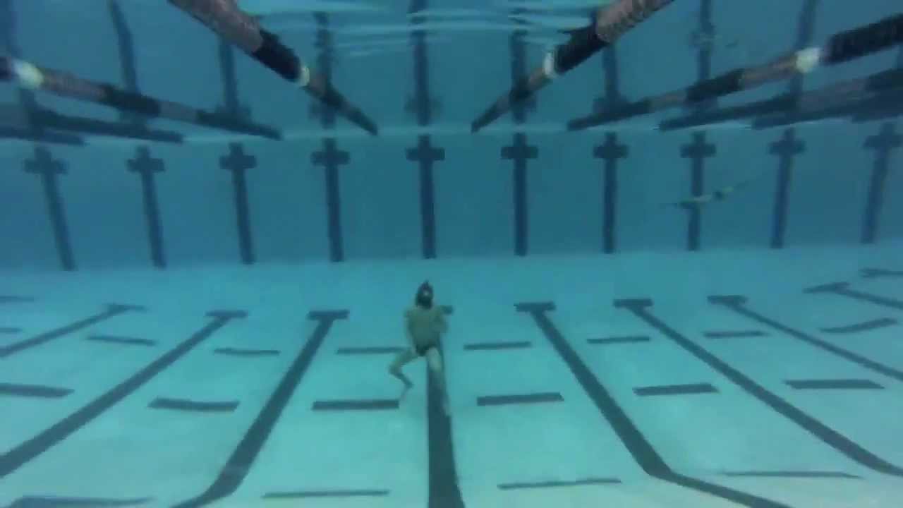 Awesome Underwater Harlem Shake - Swimming Team (ORIGINAL)