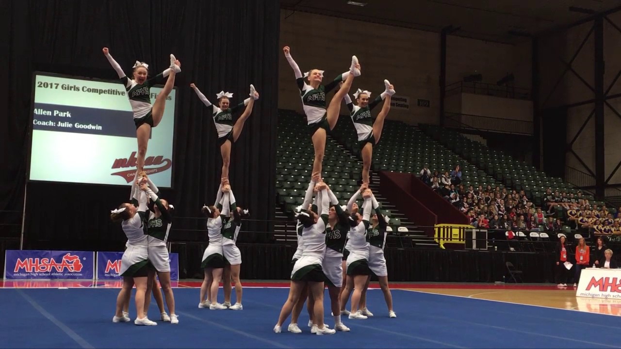 Allen Park wins 2017 Division 2 competitive cheer title