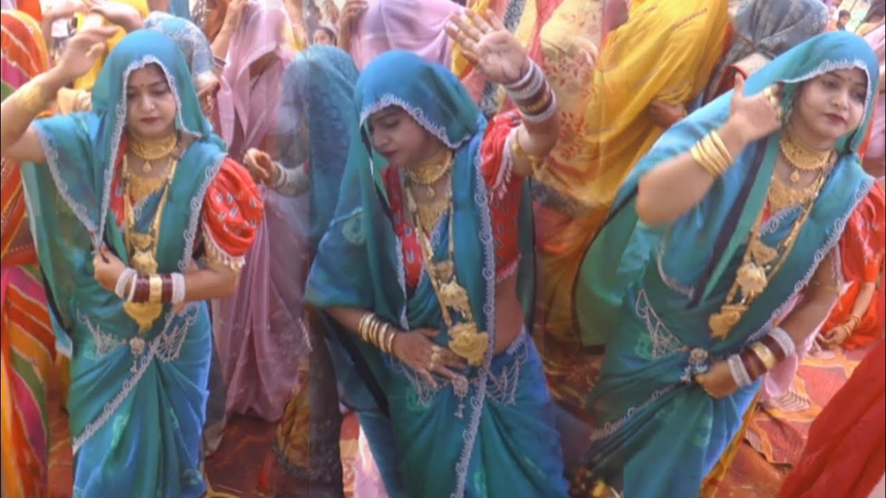श्री राम जी की जन्म पर हुआ सुपरहिट डांस जिला इटावा √ भाभी जी ने तो तहलका मचा दिया  #viralvideo 