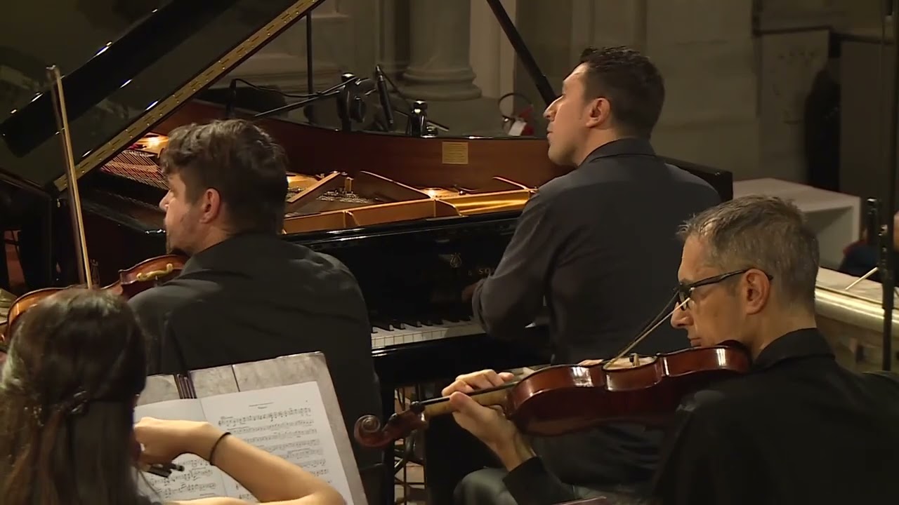 Orchestra da Camera Fiorentina Direttore Giuseppe Lanzetta Pianista Giuseppe Andaloro