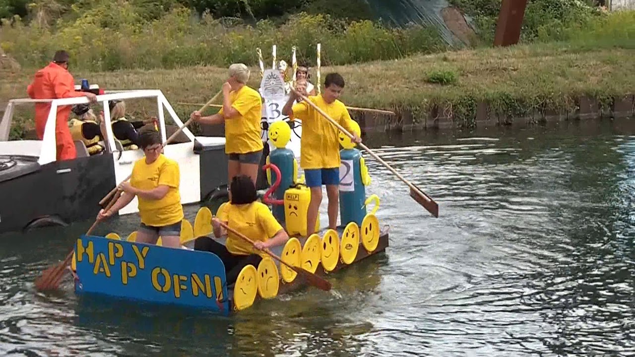 Un bateau en carton ça flotte? Oui, regardez !!