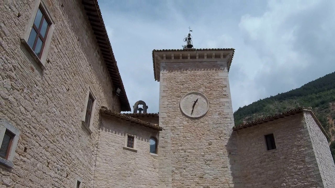 Piobbico - Castello Brancaleoni e il Borgo Antico