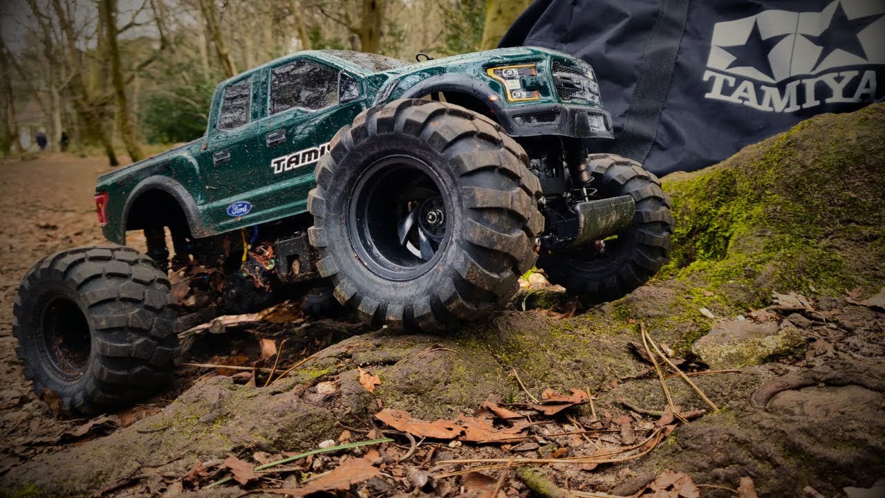Tamiya WR-01 - Bashing The Bike Trails!