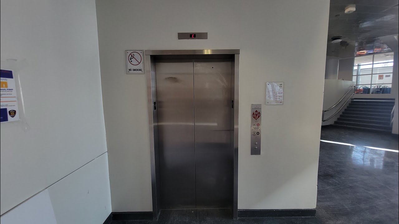 Modded Fujitec Hydraulic Y Bank Elevator @ CCB Building, NCC, Garden City, NY