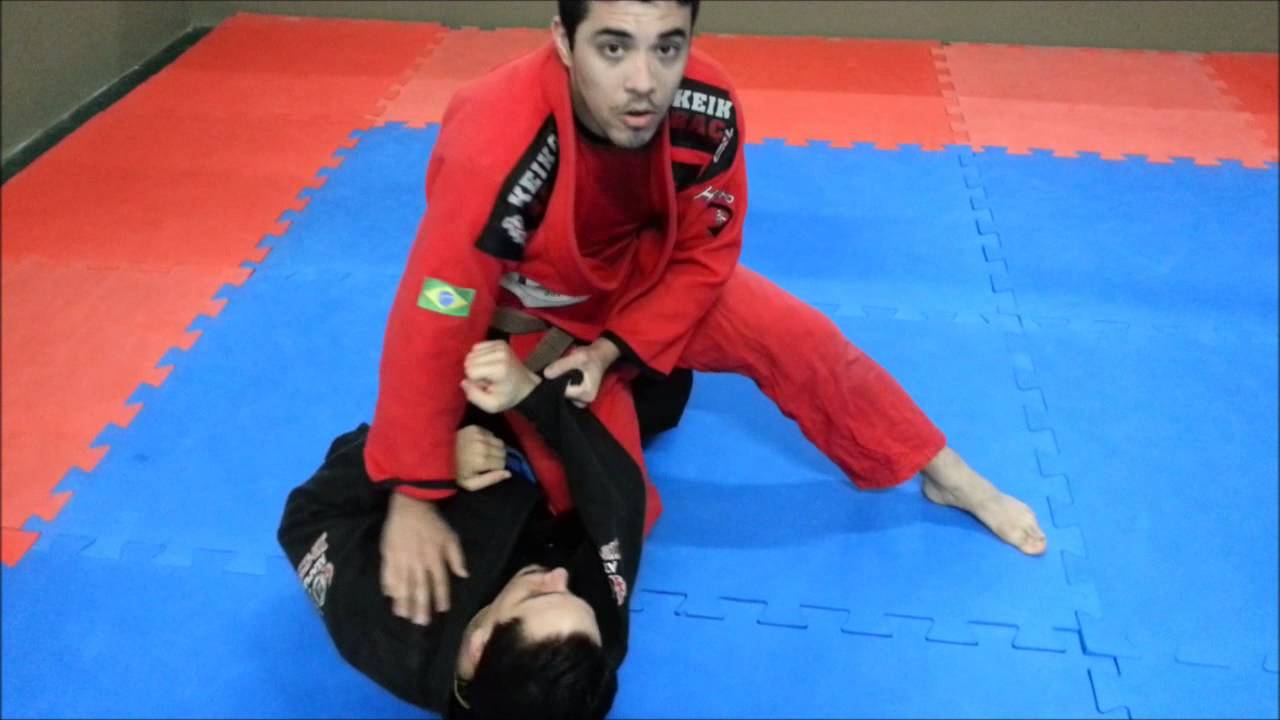 Jiu Jitsu - 557/QG - Finalização na Meia-Guarda - Choke From Over The Half Guard