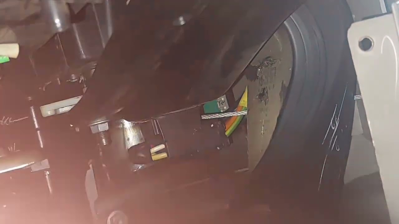 RENAULT LOGAN (CLUTCH CABLE REPLACEMENT)