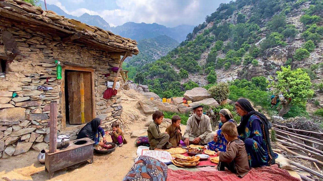 How People live in Afghan Mountain Villages far from civilization? The last Afghan Eastern shepherds