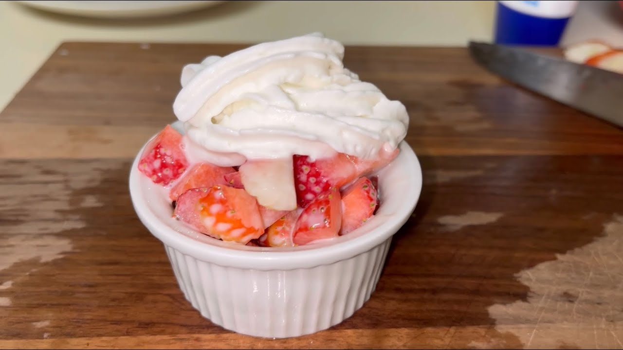 FRESAS CON CREMA 3 INGREDIENTES, RAPIDO,FACIL Y DELICIOSAS